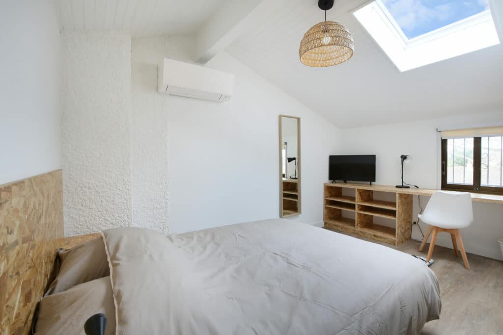 Chambre avec salle de bain partagée maison colocation toulouse