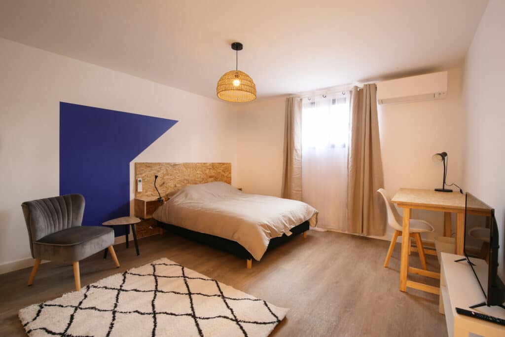 Chambre avec bureau dans coliving Kub’home à toulouse